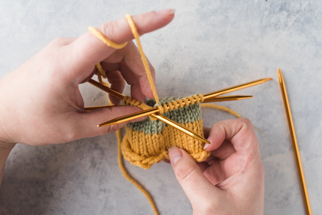 How do I knit jogless stripes in the round? - I Like Knitting